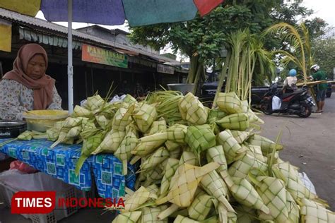 Menganyam Tradisi Cara Membuat Ketupat Dan Menyambut Lebaran Ketupat