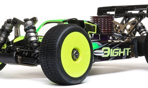 A Detailed Look At The TLR 8ight X Buggy Video RC Newb