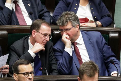 Prezydent się nie ugnie Pałac o sprawie Kamińskiego i Wąsika