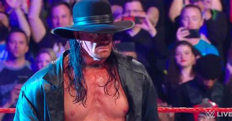 WWE The Undertaker sorprende a todos con aparición especial en Monday