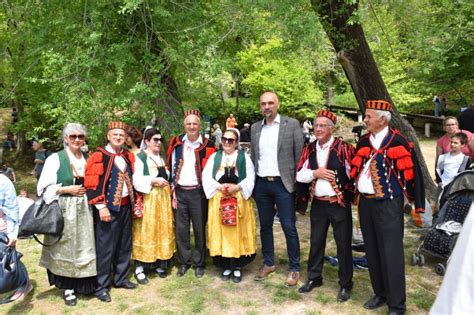 Tradicionalnom Podjelom Graha U Nacionalnom Parku Krka Proslavljen