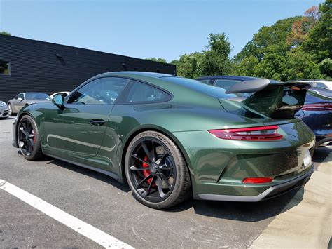 Oak Green Metallic Porsche Colors