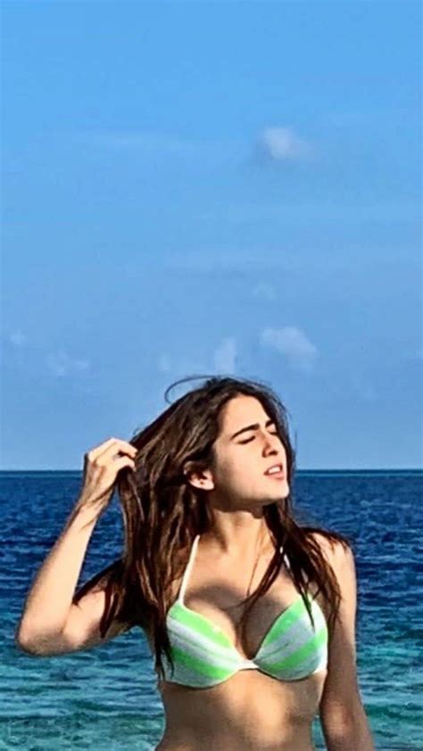 Pin By Vidushi Rathore On Sara Ali Khan In 2020 Bikini Photoshoot