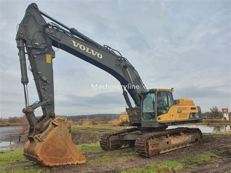 بيع حفارة مجنزرة VOLVO EC480DL ec460 ec360 ec 380 بولندا Chojna