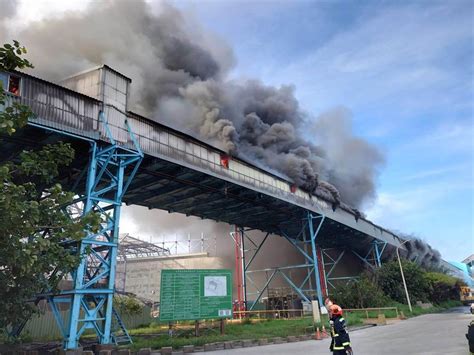 台中火力發電廠輸送帶起火延燒煤倉 鐵皮倉庫坍塌濃煙高竄駭人 社會 中時新聞網