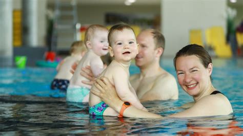 Babyschwimmen im blu Bäder Potsdam