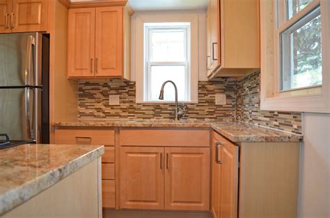 Kitchen Backsplash Ideas With Maple Cabinets Online Information