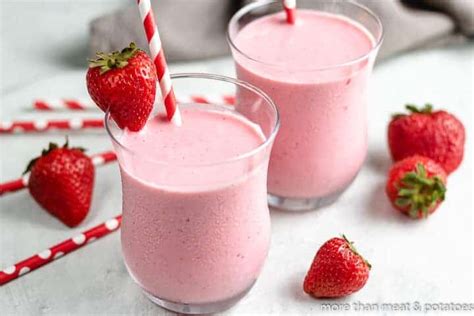 Strawberry Greek Yogurt Smoothie