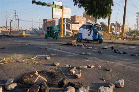 Ica Denuncian Que Manifestantes Exigen 10 Mil Soles Para Liberar Vía