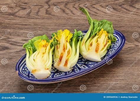 Ensalada De Bok Choy A La Parrilla Foto De Archivo Imagen De Revuelva