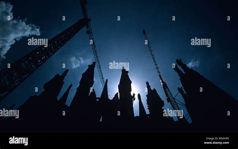 LA SAGRADA FAMILIA UNDER CONSTRUCTION Stock Photo - Alamy