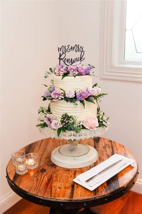 Vintage Metal Cake Stand White The Pretty Prop Shop Auckland Wedding And Event Hire