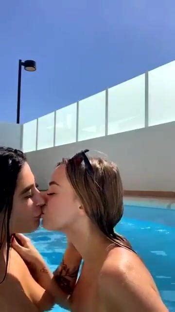 Beso En La Piscina Free Porn Video D Xhamster