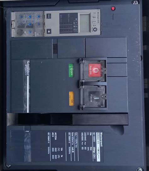 Noof Poles Four Pole Schneider Air Circuit Breaker Acb Used 800 To 2500 Mvs And N At Rs 50000