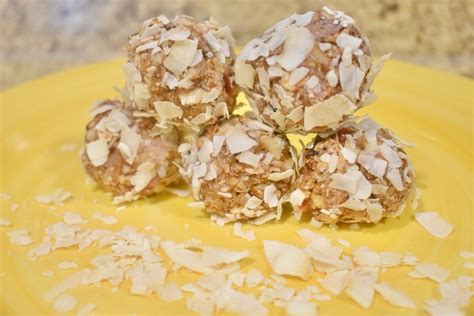 Berry Energy Balls - Nourished Routes