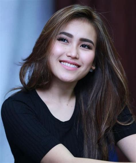 5 Artis Indonesia yang Viral di Medsos - IDN Trending