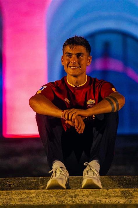 Paulo Dybala As Roma Nel 2022 Foto Di Calcio Calcio Calciatori