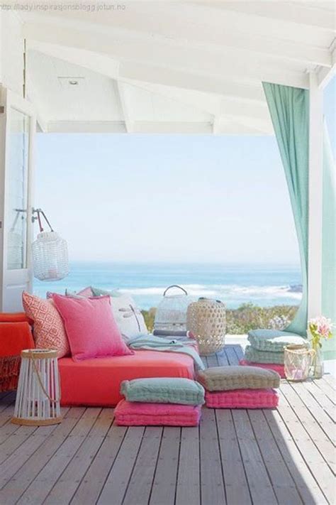 25 Chic Beach House Interior Design Ideas Spotted On Pinterest Beach House Room Chic Beach