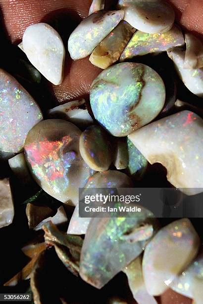 Coober Pedy The Opal Capital Of The World Photos And Premium High Res