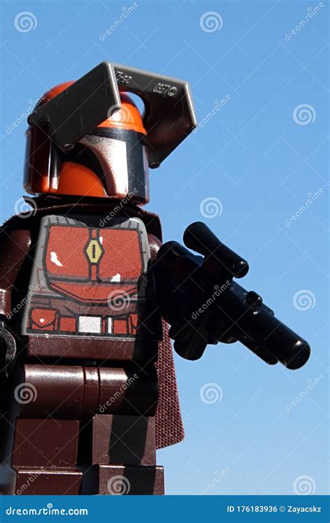 LEGO Star Wars Minifigure Mandalorian Tribe Warrior Male Dark Brown