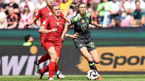 Wolfsburg feiert zehnten Pokalsieg in Folge DFB Deutscher Fußball