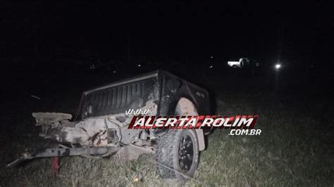 Grave Acidente Pr Ximo Ao Aeroporto Deixa Caminhonete Partida Ao Meio