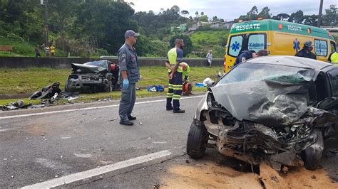 Estradas Motorista Na Contram O Provoca Acidente Na R Gis Bittencourt