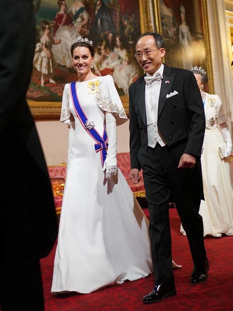 KATE MIDDLETON at State Banquet at Buckingham Palace in London 11/21 ...