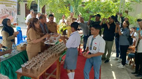 Ombudsman Kritisi Sma Di Ntt Yang Programkan Makan Siang Gratis Pakai