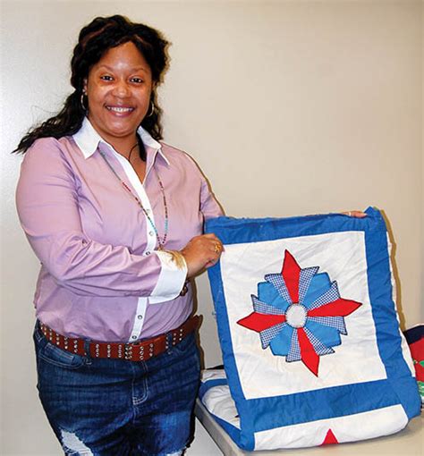 Library hosts black history month quilt lecture - Gadsden Messenger