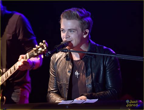 Hunter Hayes Sings With Garth Brooks & Keith Urban During ACM Lifting ...