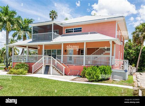 Two Story Mixed Use Building Hi Res Stock Photography And Images Alamy
