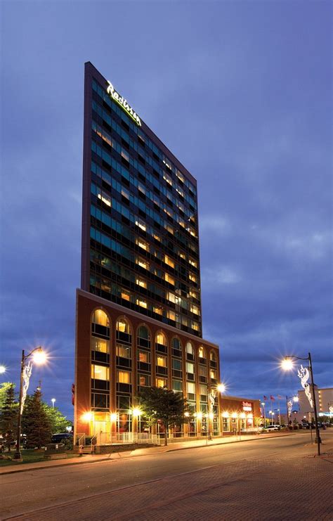 Radisson Hotel And Suites Fallsview On Au129 2024 Prices And Reviews