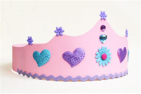 Paper Crown | Kids' Crafts | Fun Craft Ideas | FirstPalette.com