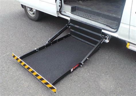 China Ce Certified Electric Wheelchair Lift For Car And Van With Loading 350kg China