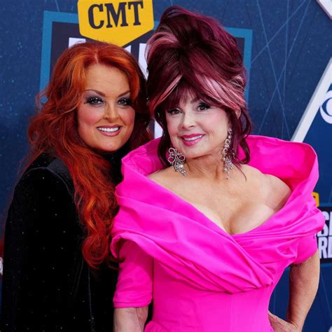 Wynonna Judd Opens Up About Mom Naomis Death 1 Month Later Good