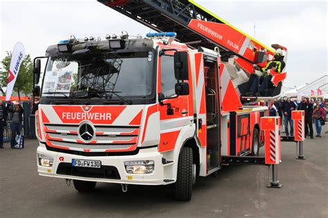 Feuerwehr Fulda Mercedes Benz Atego DLK 23 12 Am 18 05 18 Auf Der