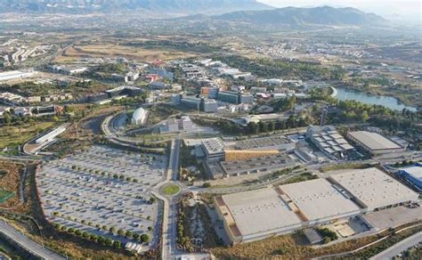 Málaga compite hoy con otras tres ciudades para ganar la Champions