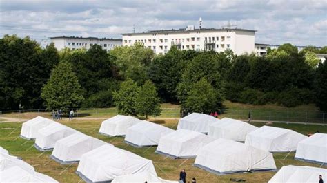 Hamburg L Sst Zeltstadt F R Fl Chtlinge Errichten