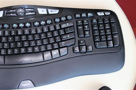 Logitech Wireless Keyboard K350 review: This ergonomic keyboard needs better keys | PCWorld