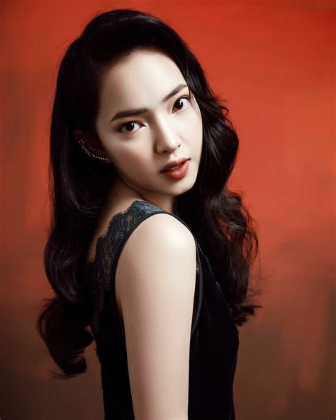 Phía sau những tấm ảnh đẹp hot girl Việt nào đang dẫn đầu trên đường đua cận thị