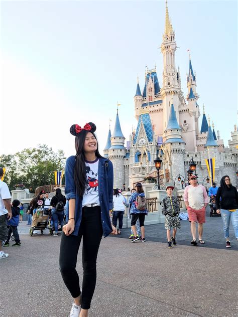 Style Guide What To Wear At Disney World The Daily Amy