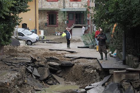 Allerta Maltempo In Italia Scuole Chiuse A Bologna