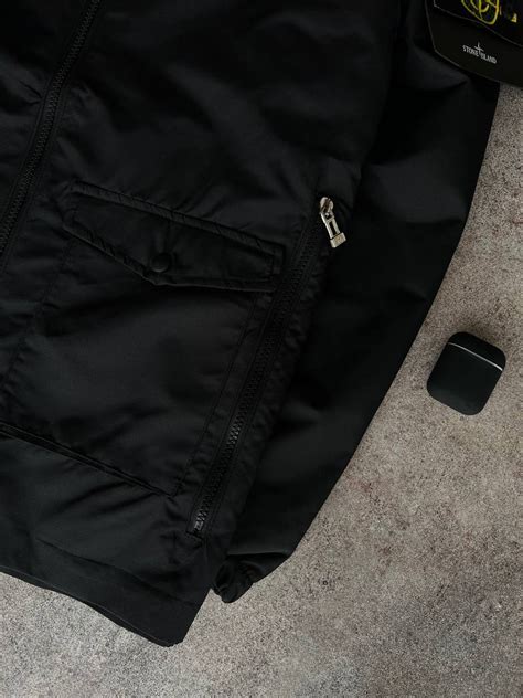 Купить Мужская Ветровка Stone Island с Капюшоном в Черном Цвете ...