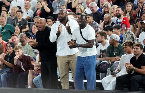 Photo Thierry Henry Tait Aussi Survolt En Tribunes Durant Le Match