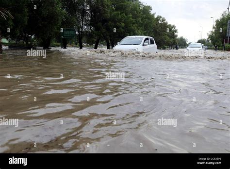 Rain In Karachi Hi Res Stock Photography And Images Alamy