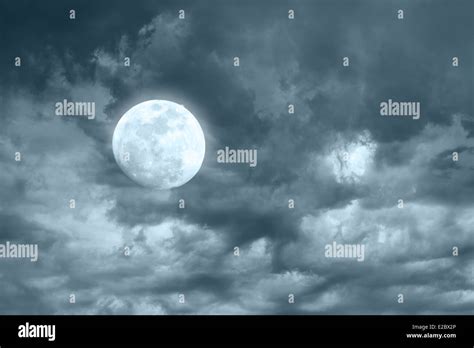 Dramatic Moon Hi Res Stock Photography And Images Alamy