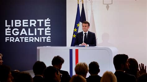 Le Parti De L Appauvrissement Collectif La Charge D Emmanuel Macron