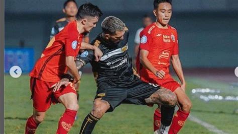 Dipecundangi Skuad Dewa United 2 0 The Jakmania Kritik Pedas Thomas