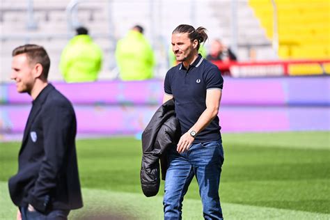 OGC Nice Les Ultras s opposent à l arrivée de Yannick Cahuzac Foot